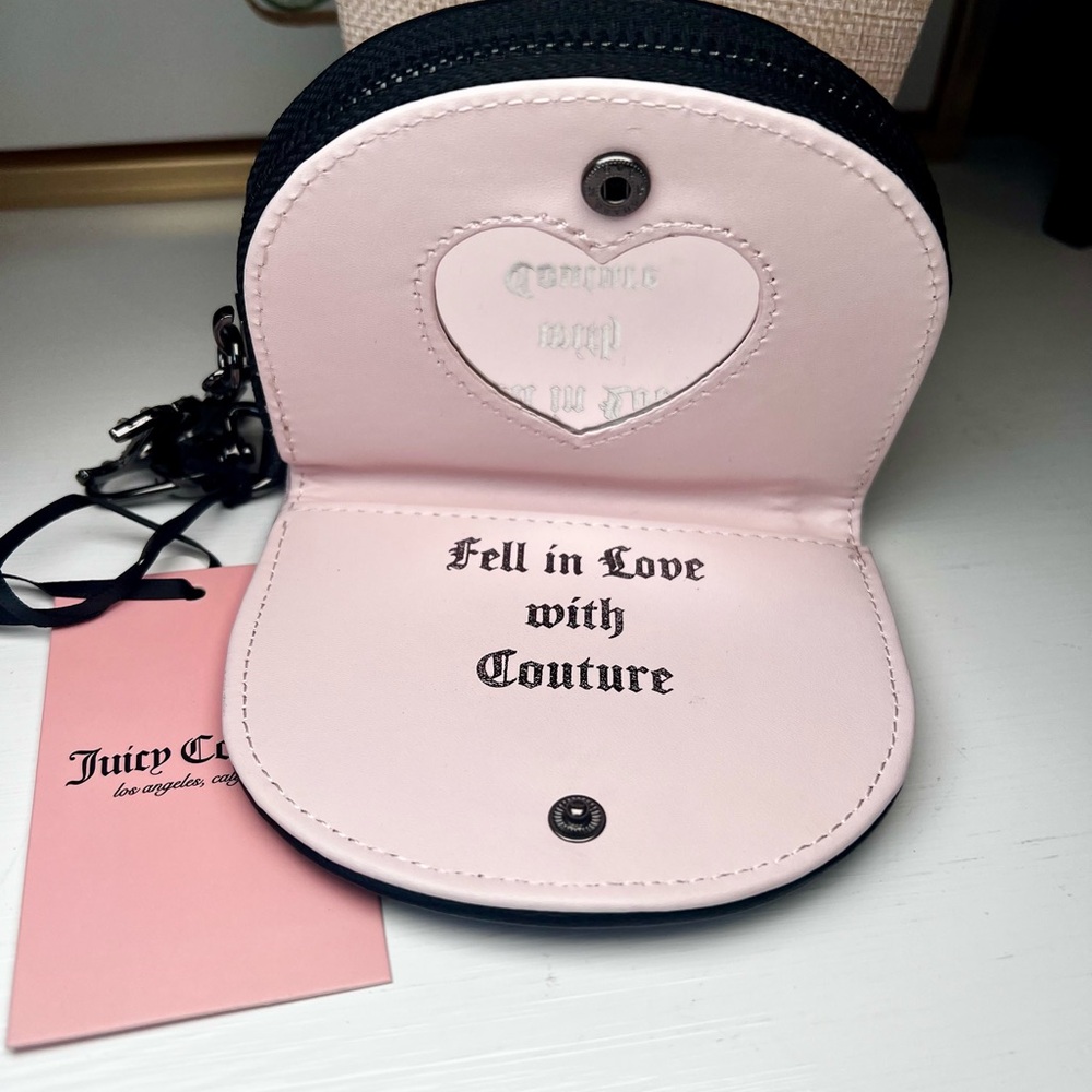 Juicy Couture Wallet "Take The Lead" Half-moon Card Case - Picture 2 of 6